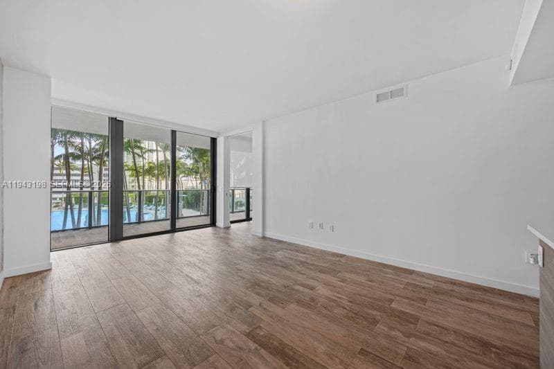 650 NE 32nd St # 602, Miami FL 33137 photo 5
