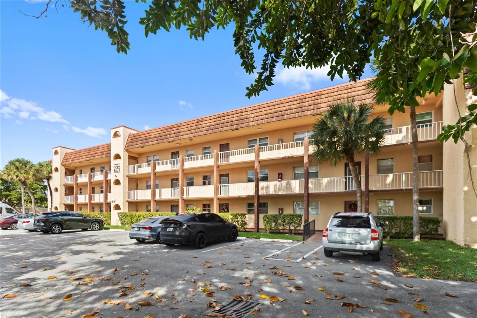 2720 N Pine Island Road # 307, Sunrise FL 33322 photo 2