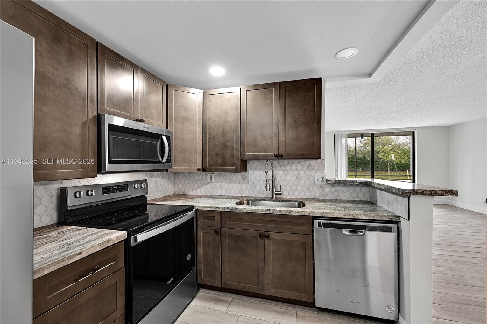2850 Somerset Dr # 105L, Lauderdale Lakes FL 33311 photo 2