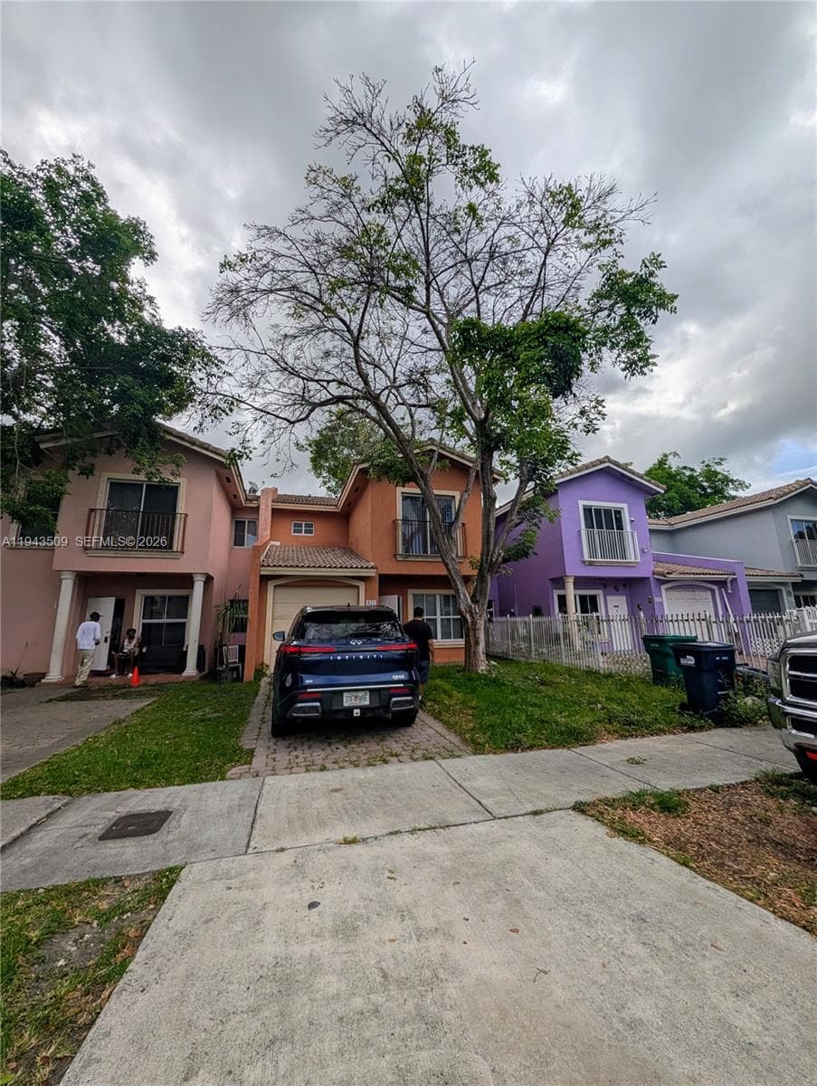 825 SW 6th Pl, Florida City FL 33034 photo 2
