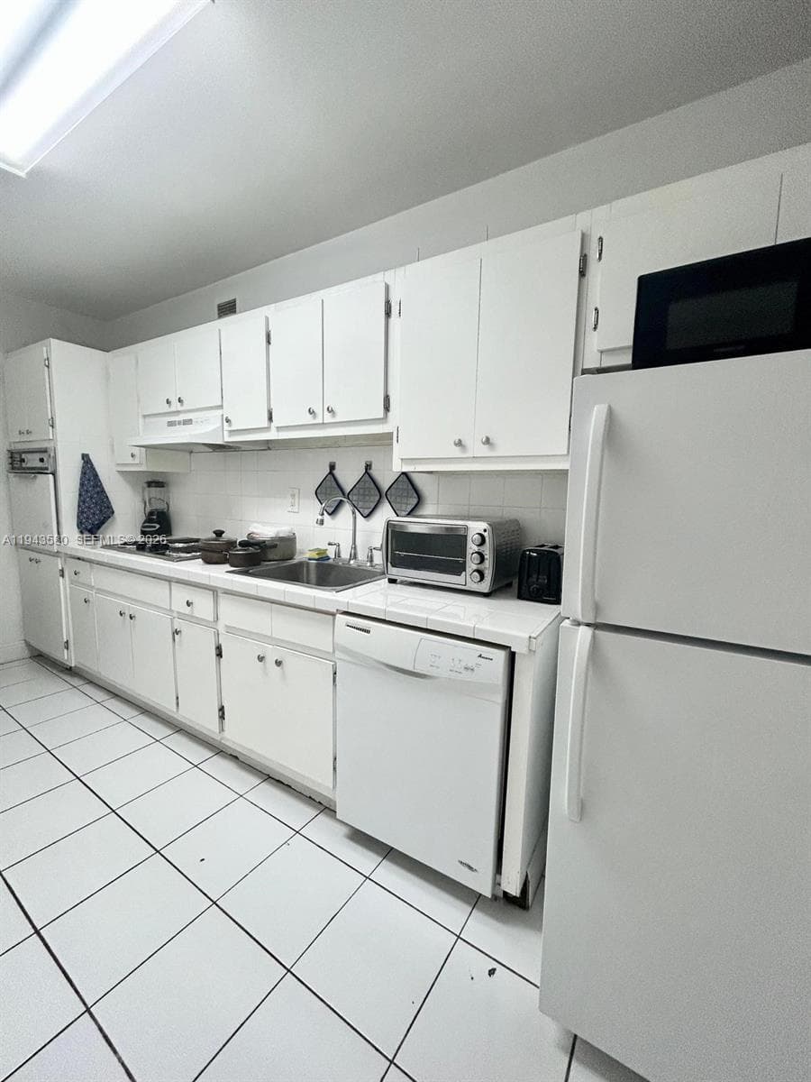 100 Lincoln Rd # 524, Miami Beach FL 33139 photo 4