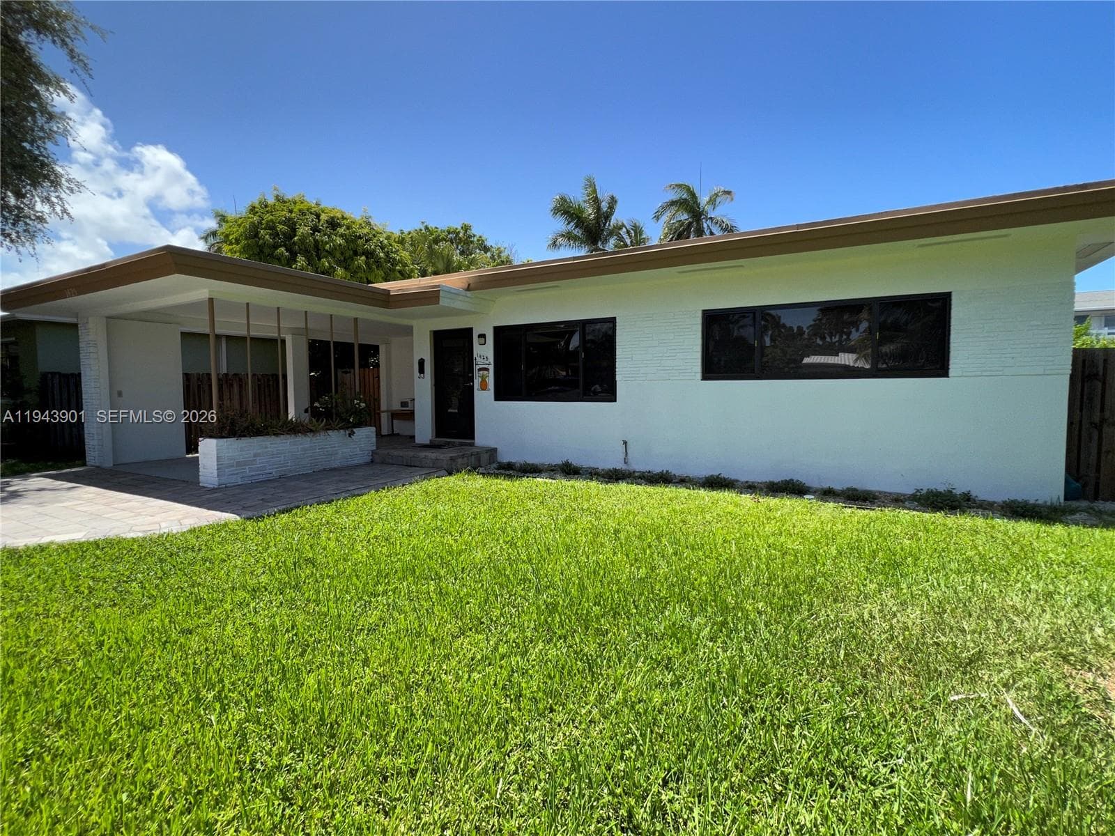 1425 Grant St, Hollywood FL 33020 photo 3