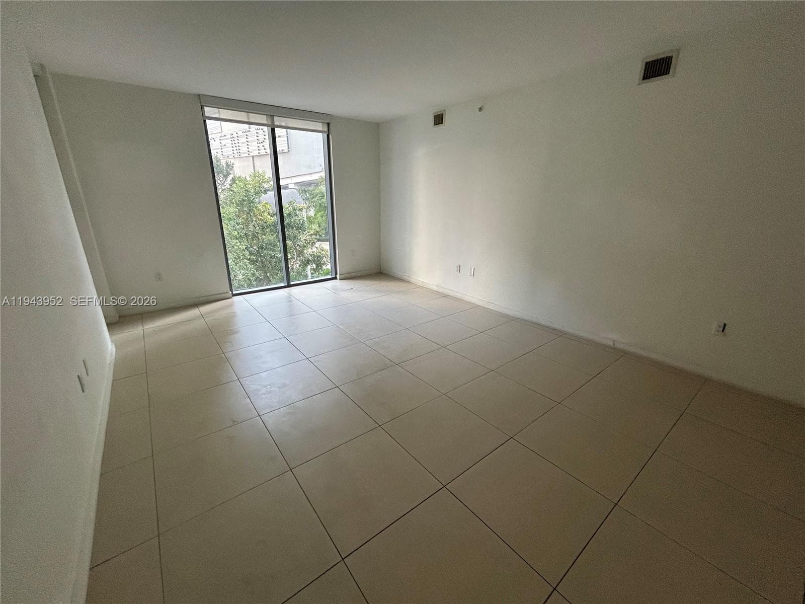 31 SE 6th St # 407, Miami FL 33131 photo 5