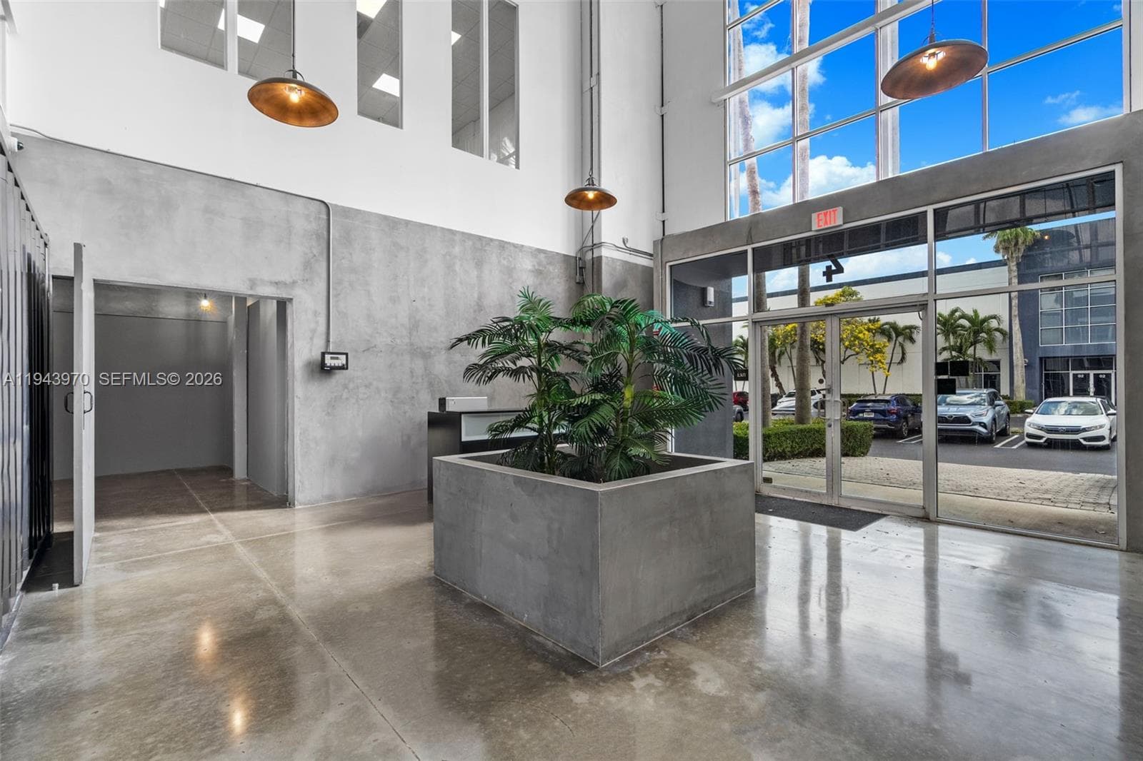7620 NW 25th St # 4, Miami FL 33122 photo 2