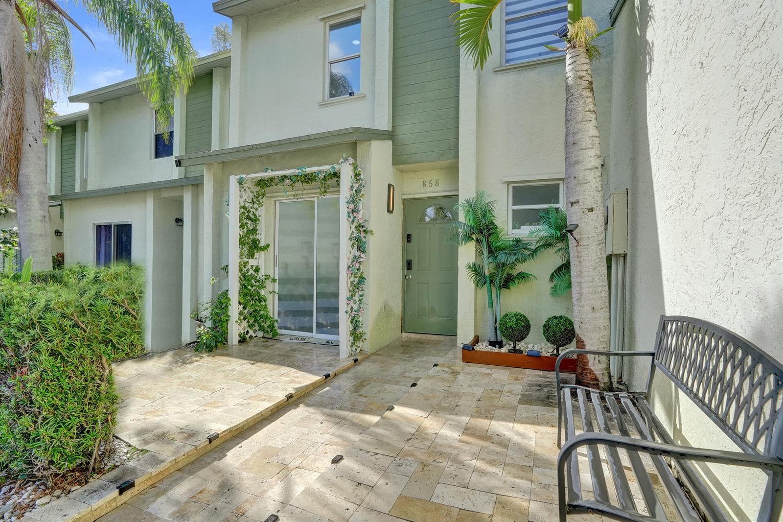 868 Crystal Lake Drive, Deerfield Beach FL 33064 photo 2