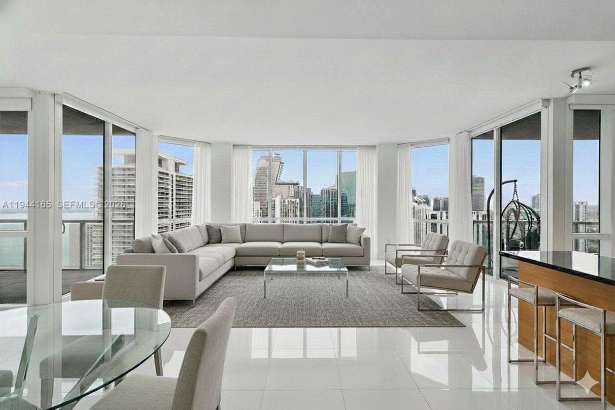 253 NE 2nd St # 4608, Miami FL 33132 photo 3