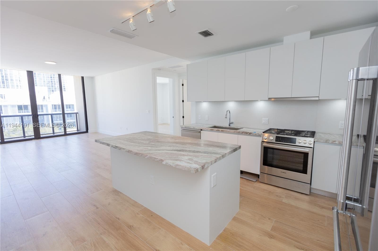 3034 Oak Avenue # 408, Coconut Grove FL 33133 photo 3
