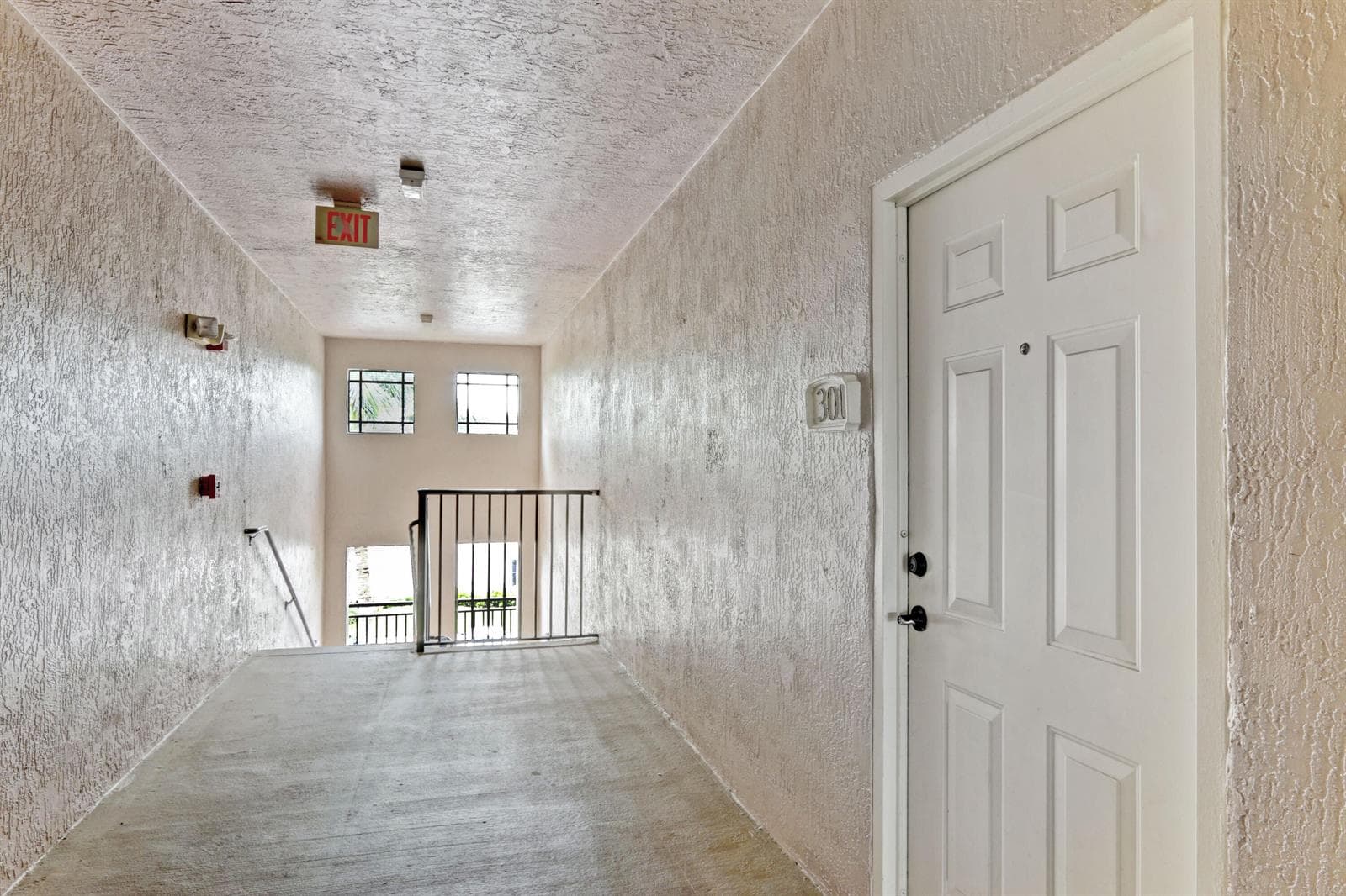 2806 Veronia Drive # 301, Palm Beach Gardens FL 33410 photo 3