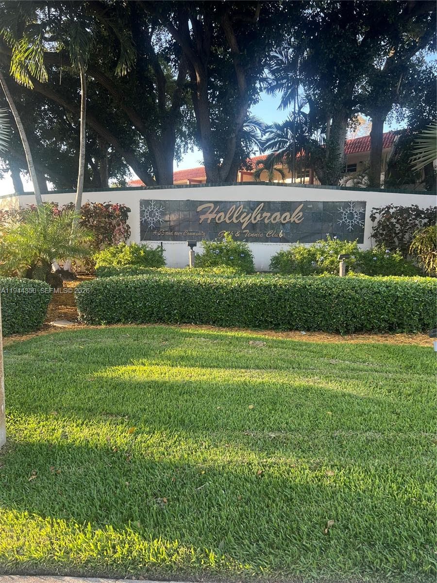 8900 Washington Blvd # 402, Pembroke Pines FL 33025