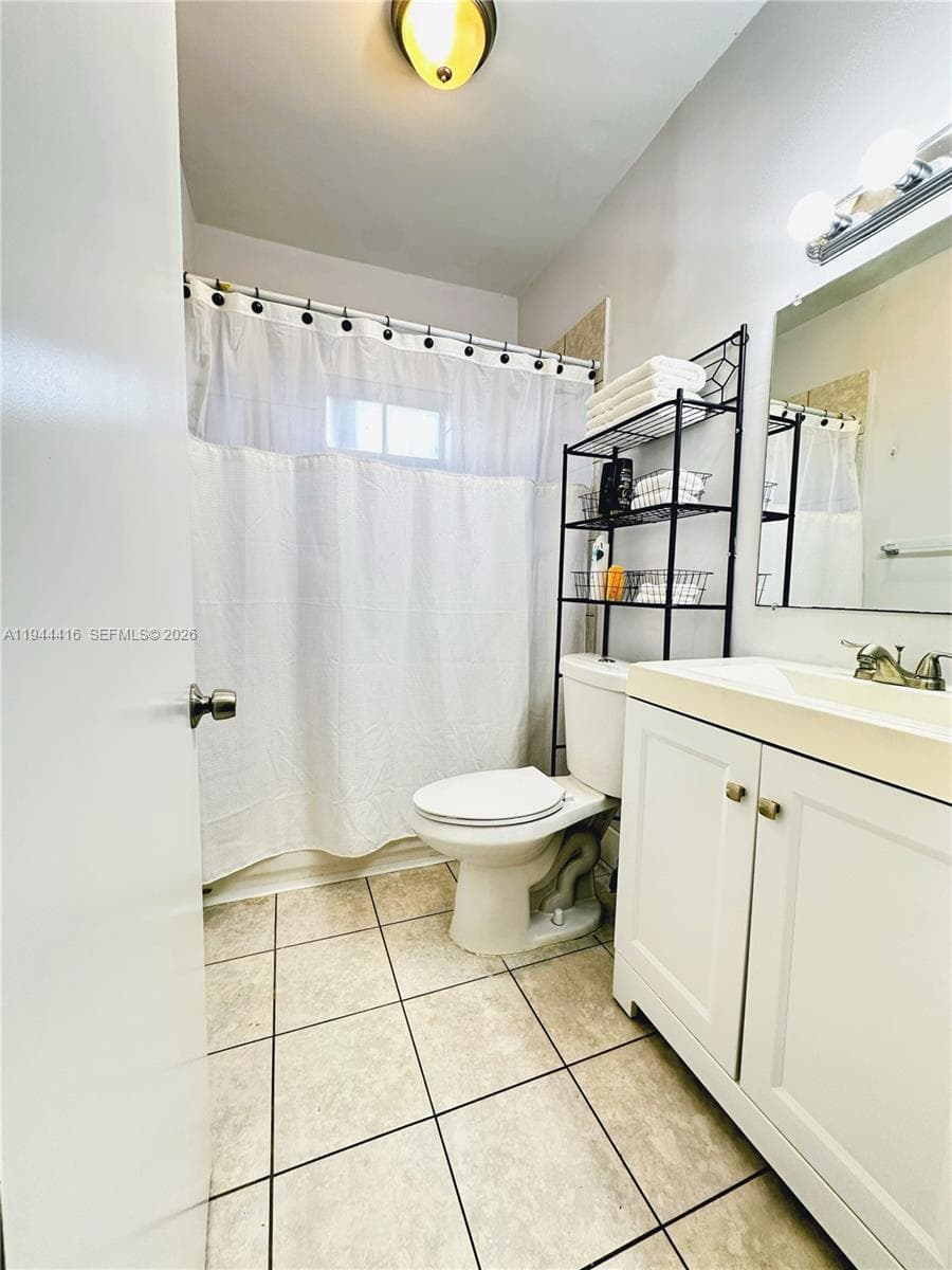 1821 NW 33rd  St, Miami FL 33142 photo 3
