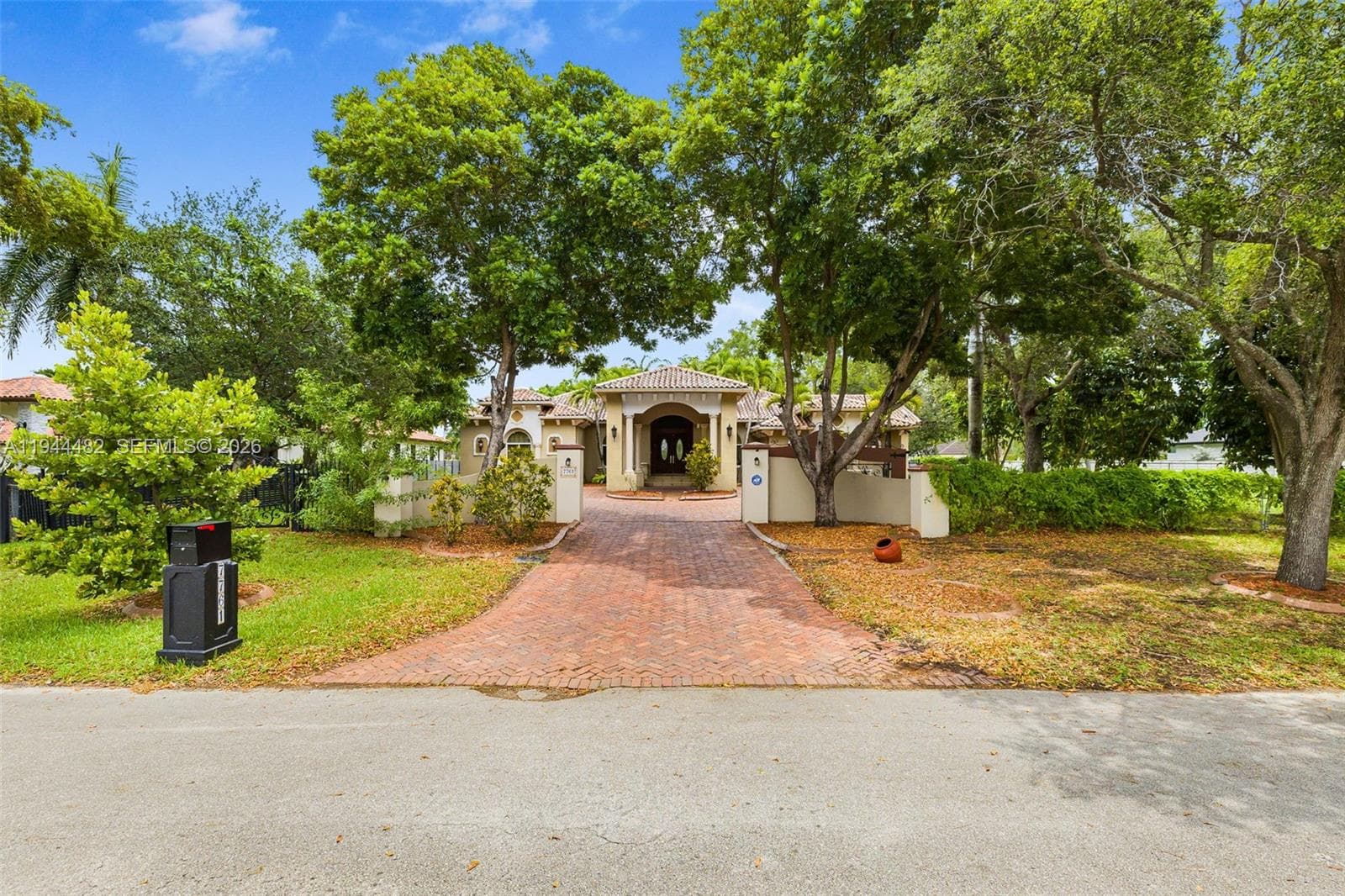 7761 SW 122nd Ave, Miami FL 33183 photo 2