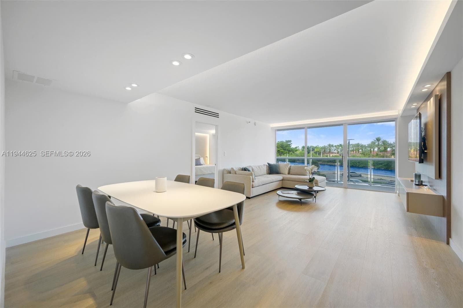 20505 E Country Club Dr # 231, Aventura FL 33180 photo 2