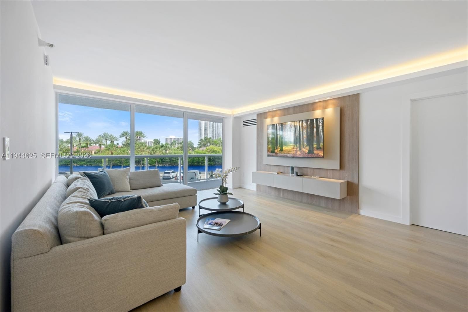 20505 E Country Club Dr # 231, Aventura FL 33180 photo 3