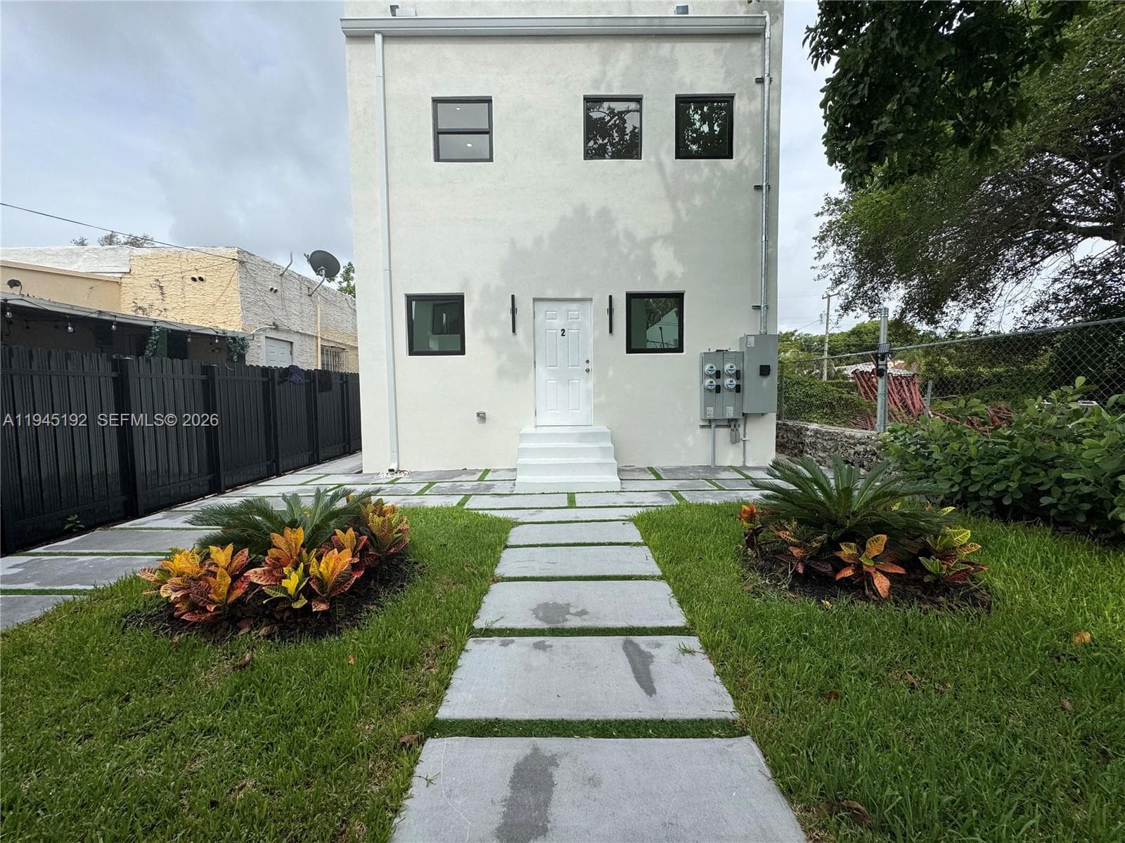 905 SW 13th Ct, Miami FL 33135 photo 3