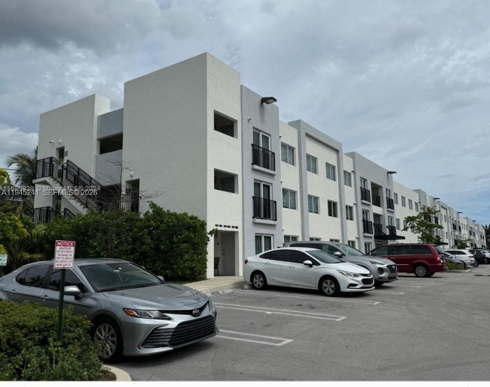 14752 NE 6th Ave # 109, Miami FL 33161