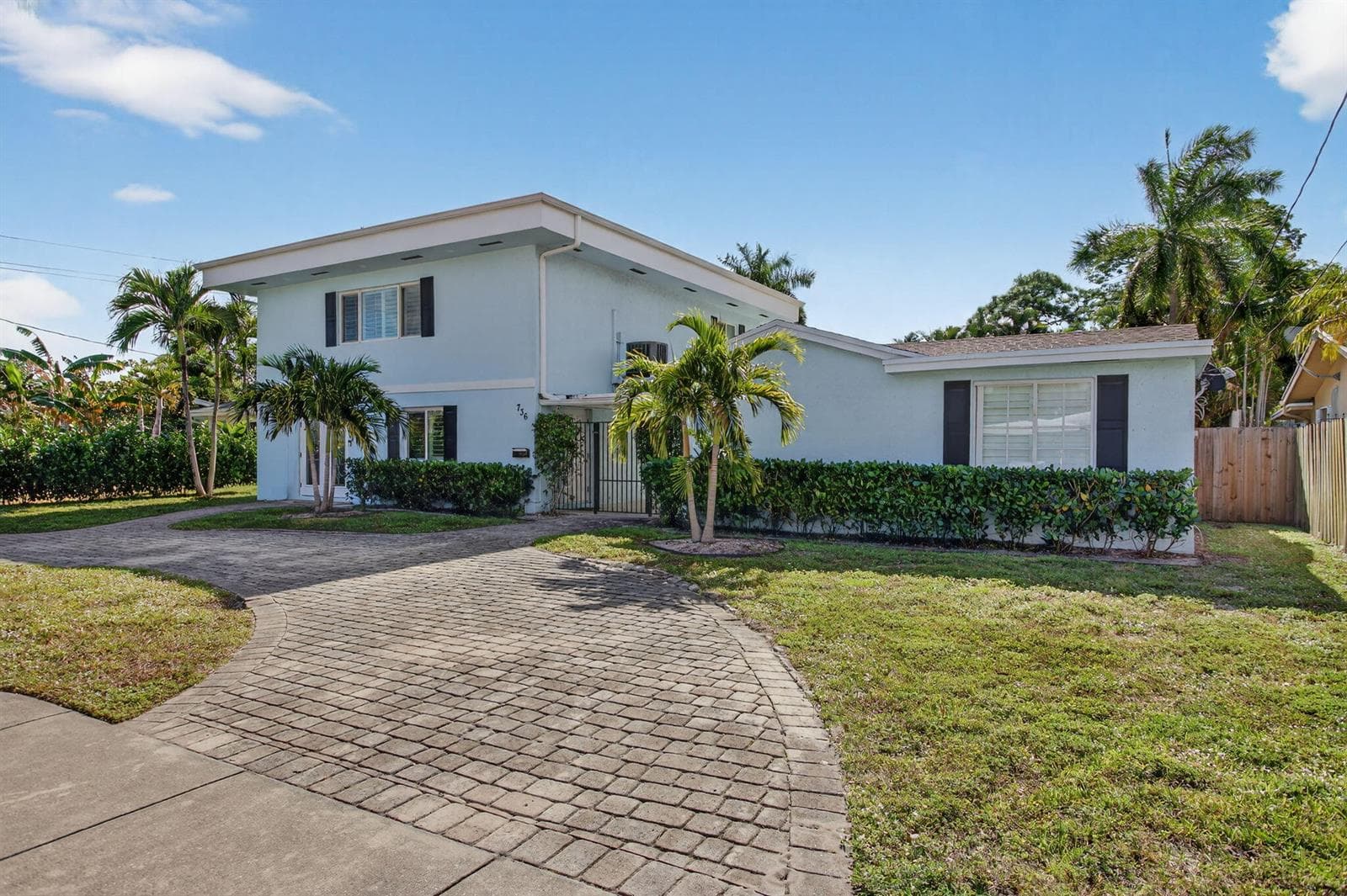 736 NE 34th Court, Oakland Park FL 33334 photo 5