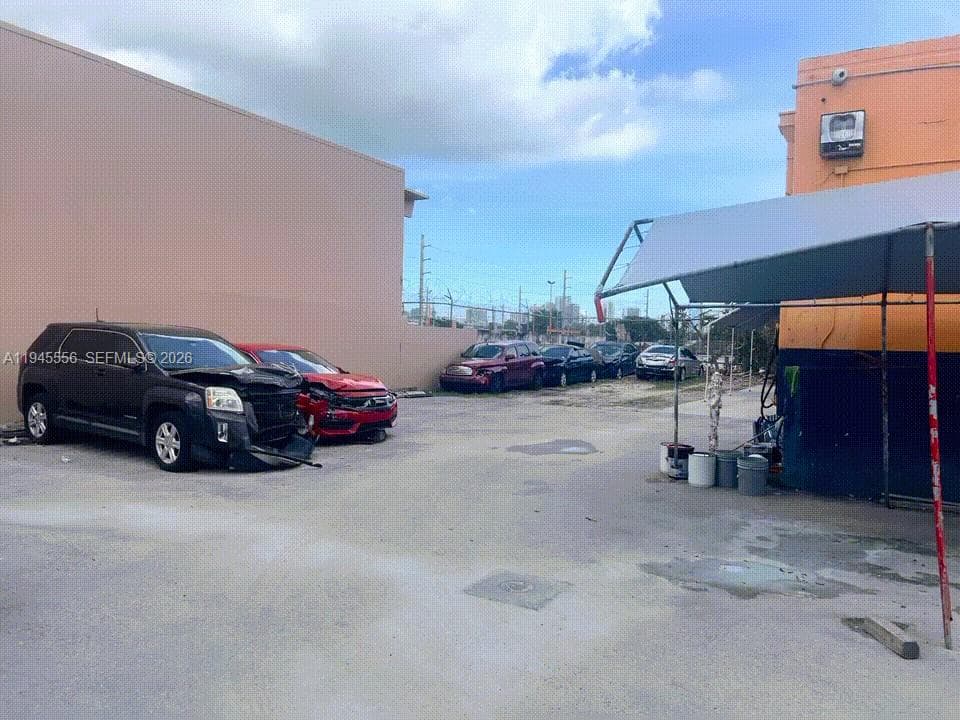 2005 NW 10th Ave, Miami FL 33127 photo 3