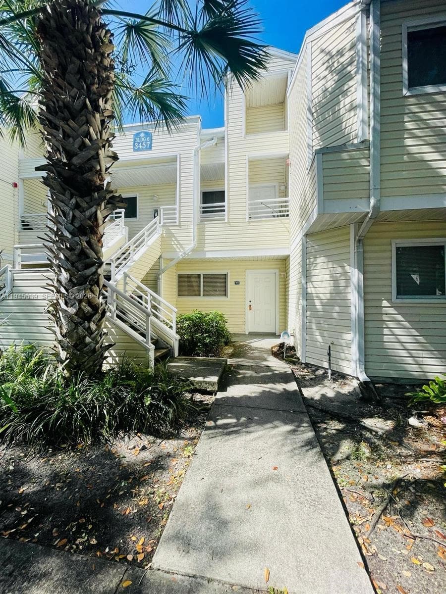 3457 NW 44th St # 104, Oakland Park FL 33309