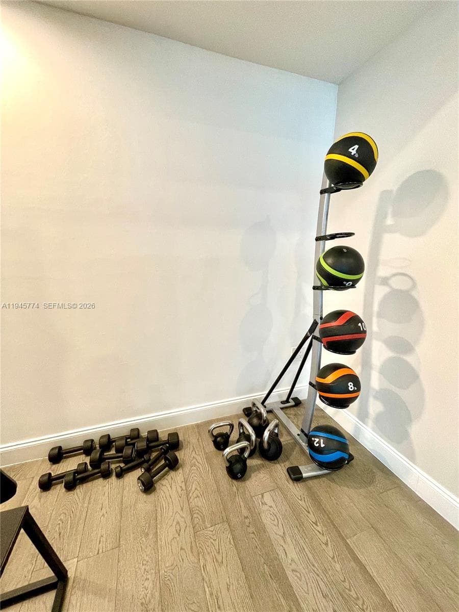 300 S Biscayne Blvd # T-1803, Miami FL 33131 photo 3