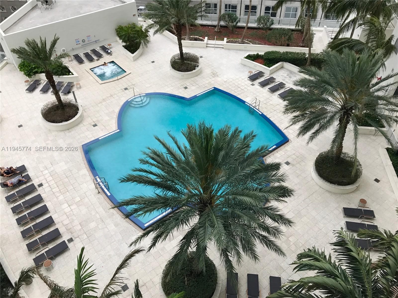 300 S Biscayne Blvd # 1803, Miami FL 33131