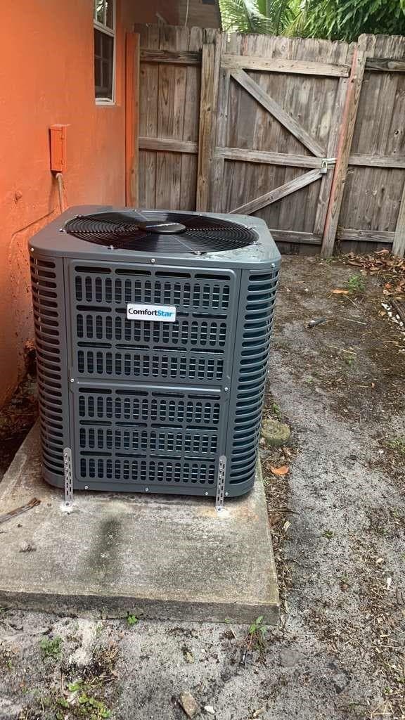 2070 NE 2nd Avenue, Pompano Beach FL 33060 photo 3