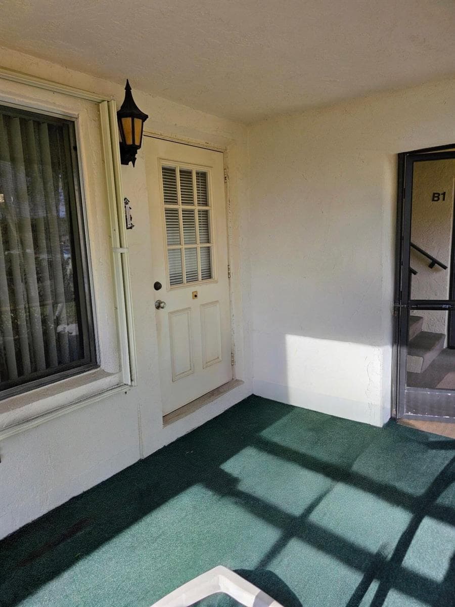 423 Pine Glen Lane # C-1, FL 33463 photo 3