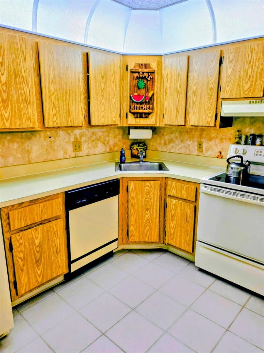423 Pine Glen Lane # C-1, FL 33463 photo 4