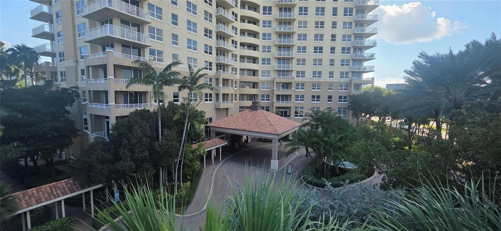 19501 W Country Club Drive # 2306, Aventura FL 33180 photo 2