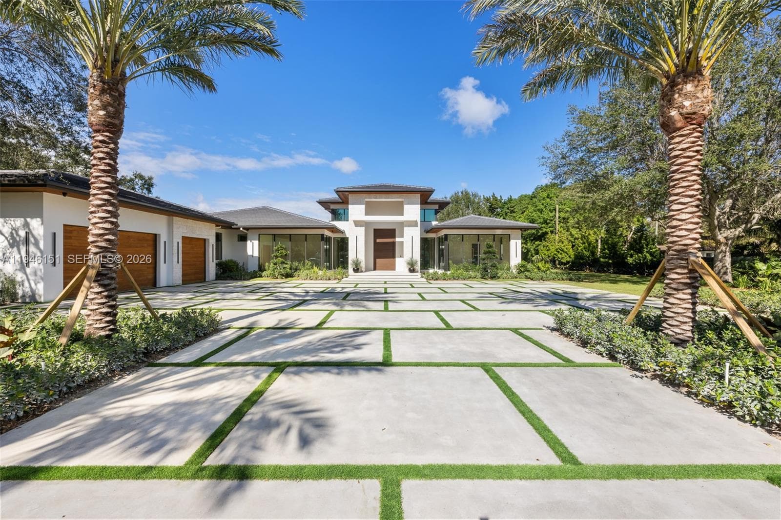 7725 SW 114th St, Pinecrest FL 33156 photo 2