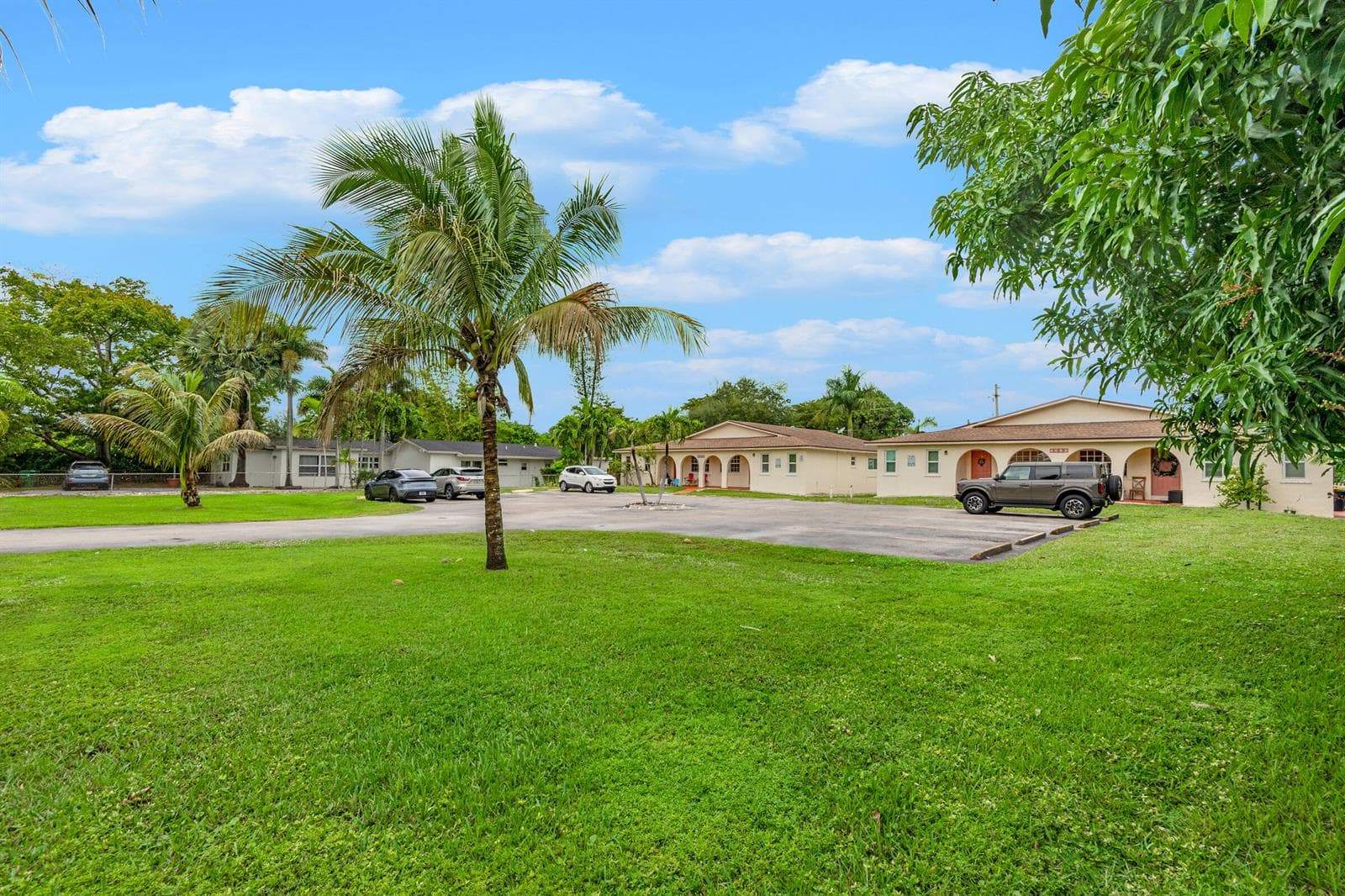 4065 SW 51st Street, Dania Beach FL 33314 photo 4