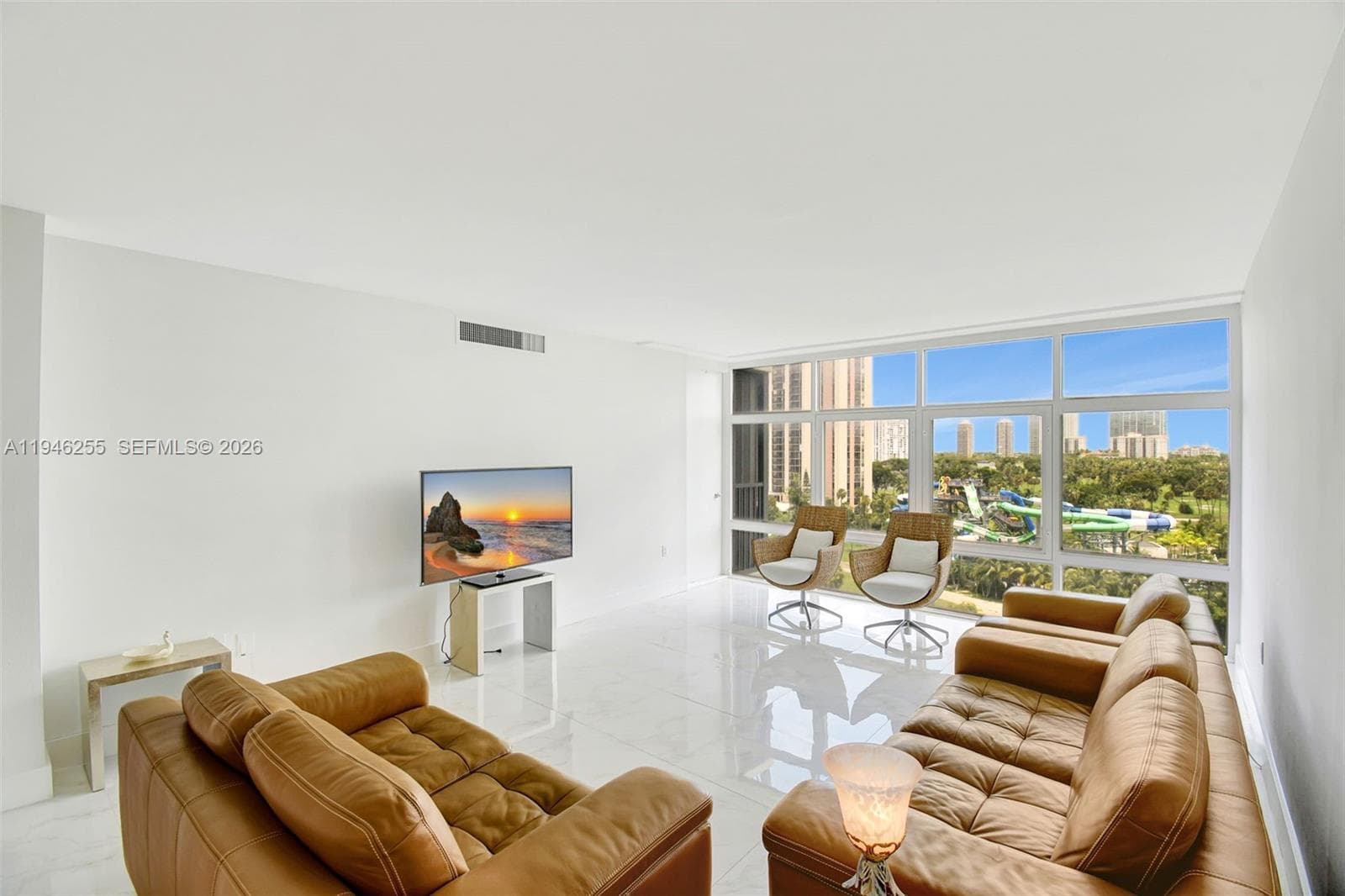 20100 W Country Club Dr # 1005, Aventura FL 33180 photo 3