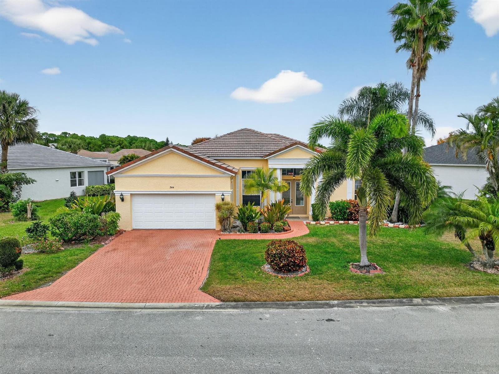 544 SW Lake Manatee Way, Port St. Lucie FL 34986 photo 2