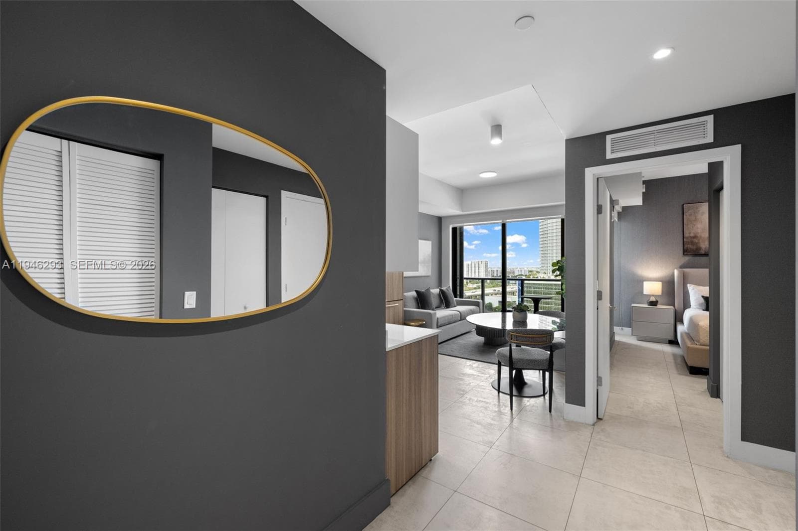 239 SW 9th St # 1604, Miami FL 33130 photo 3
