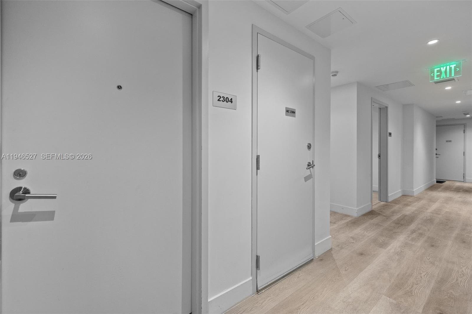 239 SW 9th St # 2304, Miami FL 33130 photo 4