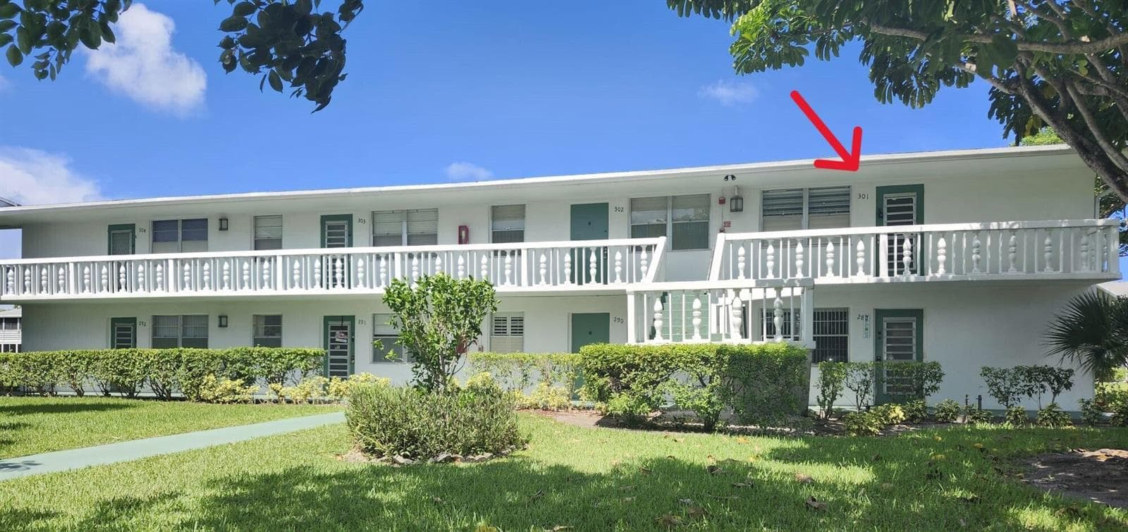 301 Farnham M # 301, Deerfield Beach FL 33442 photo 2