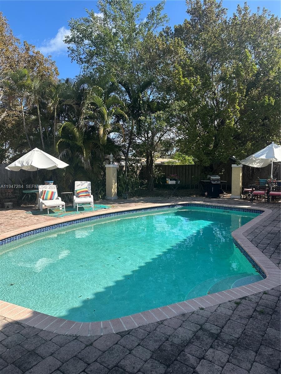 2501 NE 22nd St, Pompano Beach FL 33062 photo 2