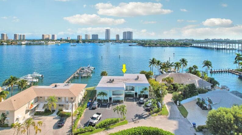360 Wilma Circle # 7, Riviera Beach FL 33404 photo 2