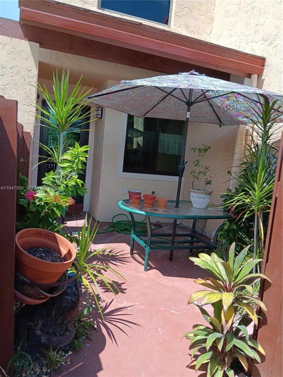 271 W Park Dr # 1-7, Miami FL 33172