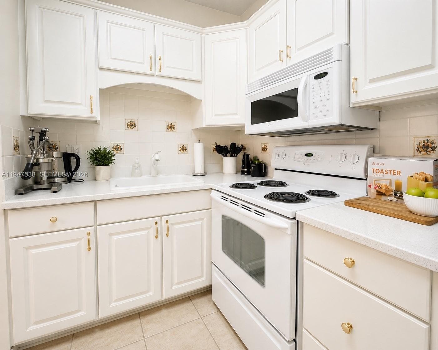 1520 Mckinley St # 216E, Hollywood FL 33020 photo 2