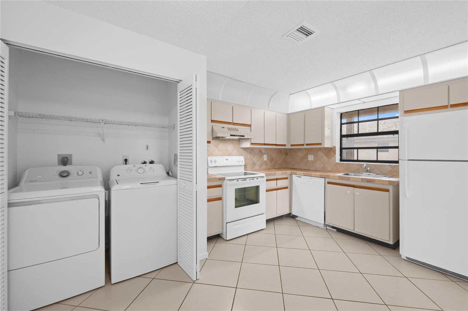 3574 NW 95th Terrace # 8q, Fort Lauderdale FL 33351 photo 3