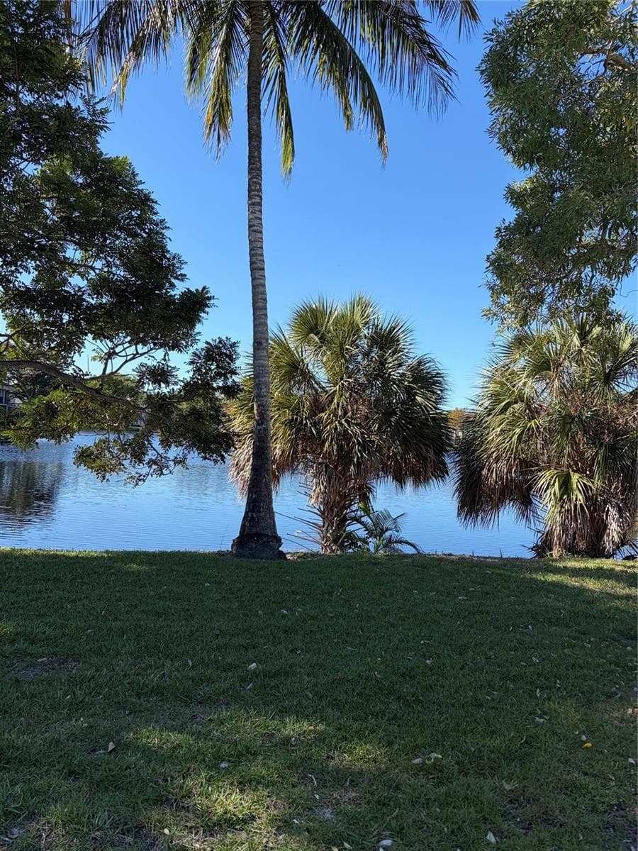 21 Jacaranda Drive # 121, Plantation FL 33324 photo 3