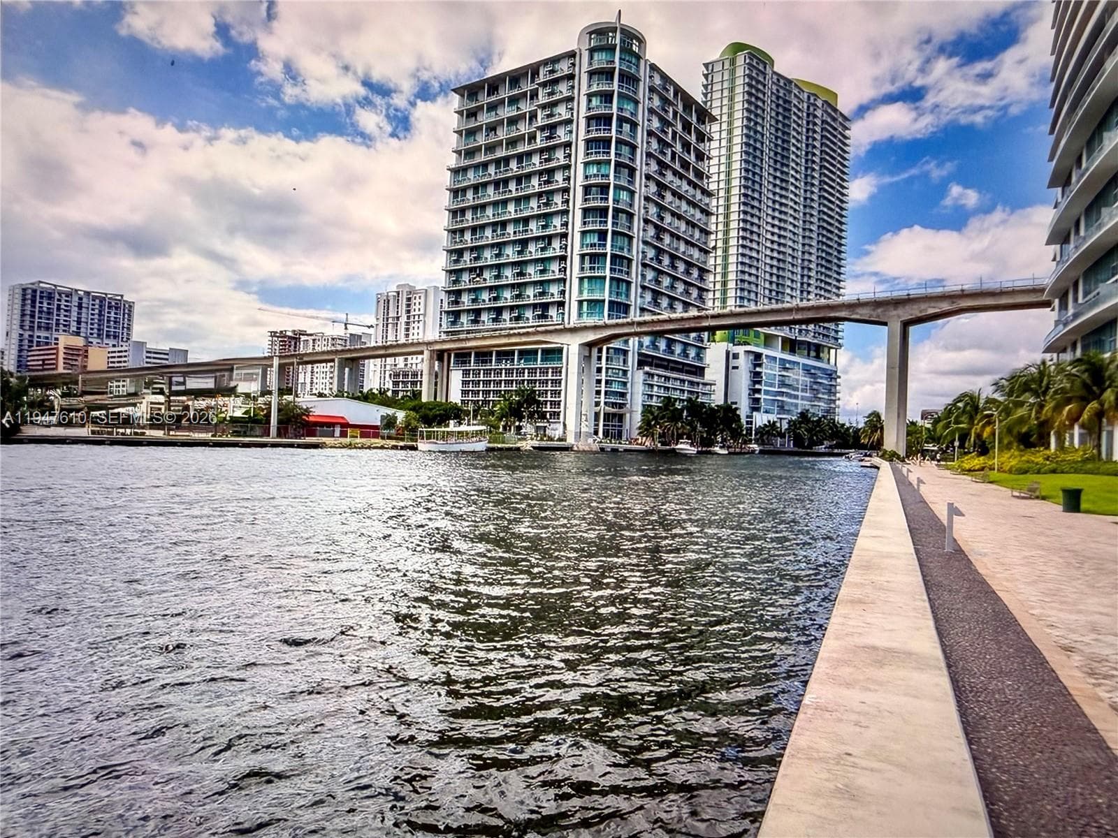 92 SW 3rd St # 4709, Miami FL 33130 photo 4