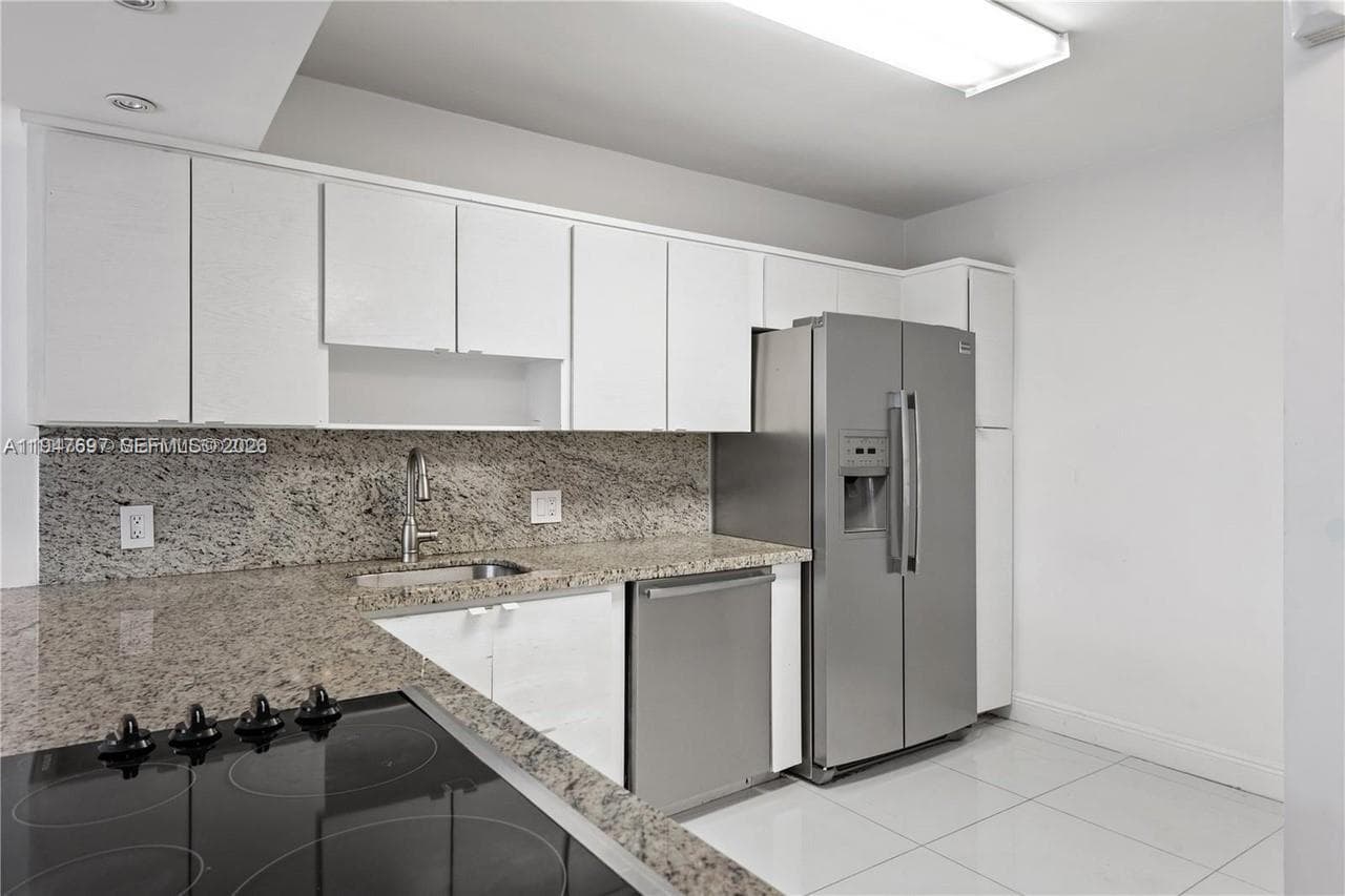 20335 W Country Club Dr # 209, Aventura FL 33180 photo 3