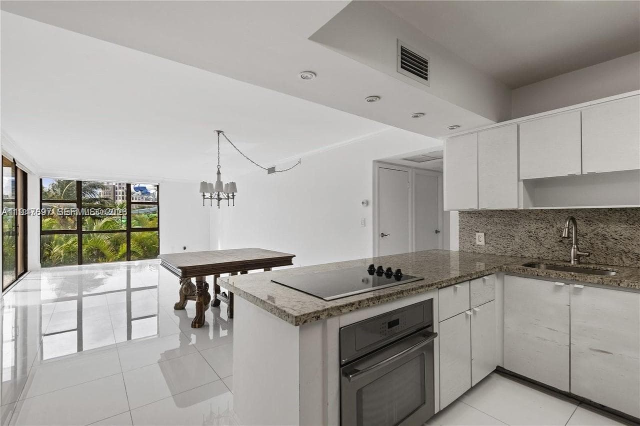 20335 W Country Club Dr # 209, Aventura FL 33180 photo 4