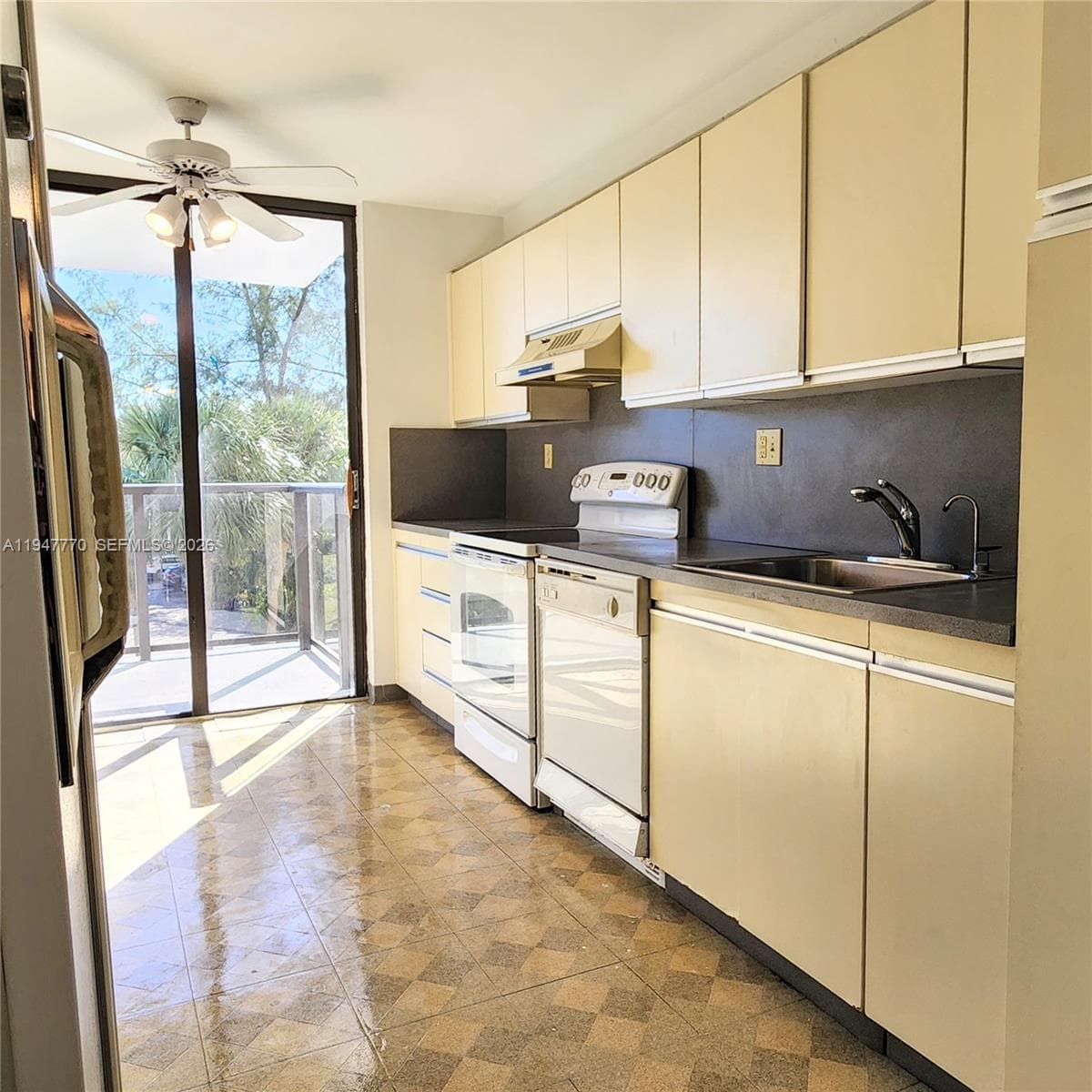 18151 NE 31st Ct # 301, Aventura FL 33160 photo 4