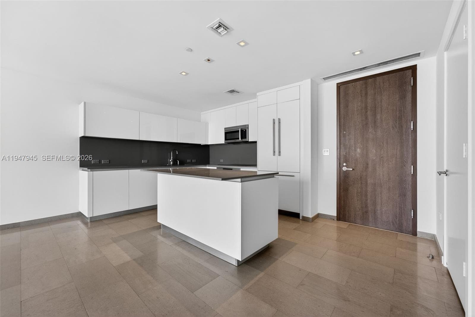 68 SE 6th St # 2110, Miami FL 33131 photo 3