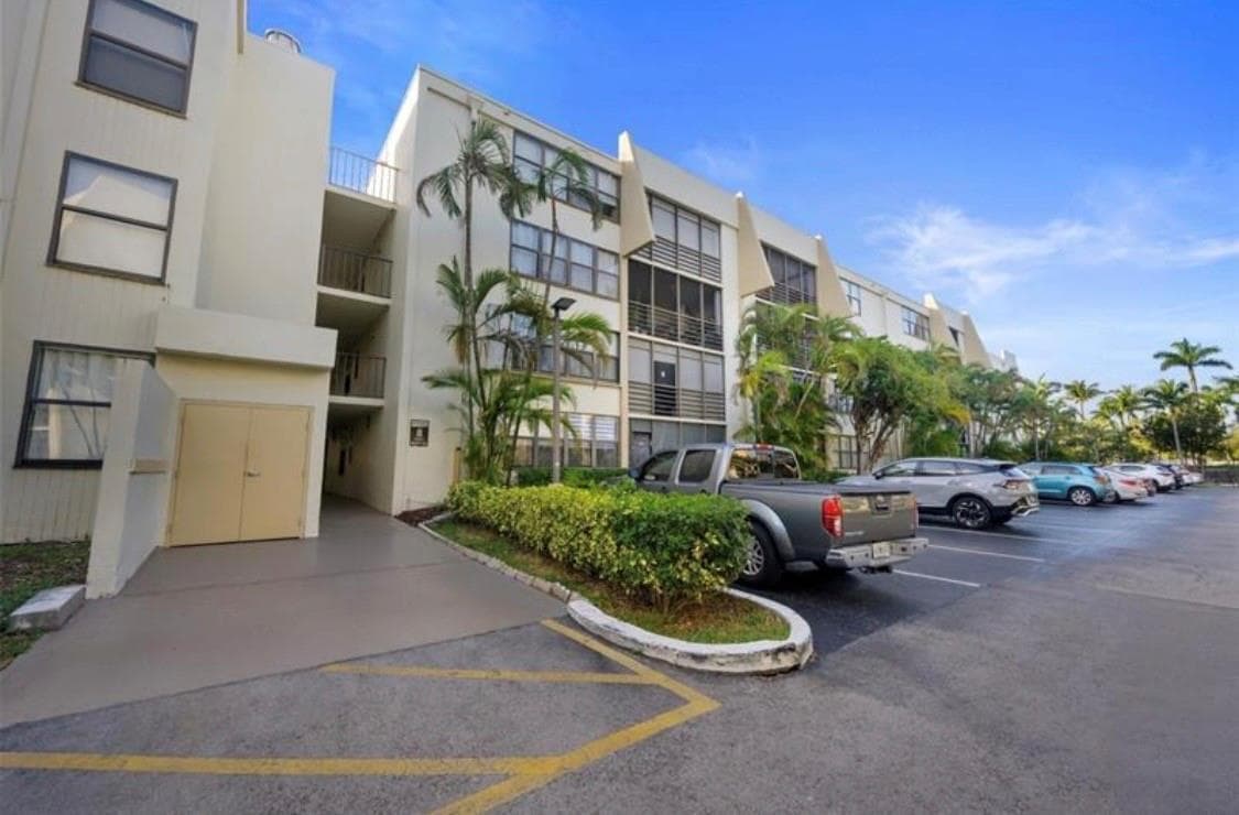 20441 NE 30th Avenue # 9, Miami FL 33180 photo 2