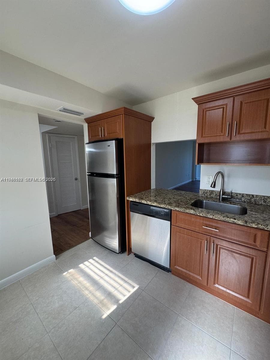 1201 NE 191st St # G313, Miami FL 33179 photo 4