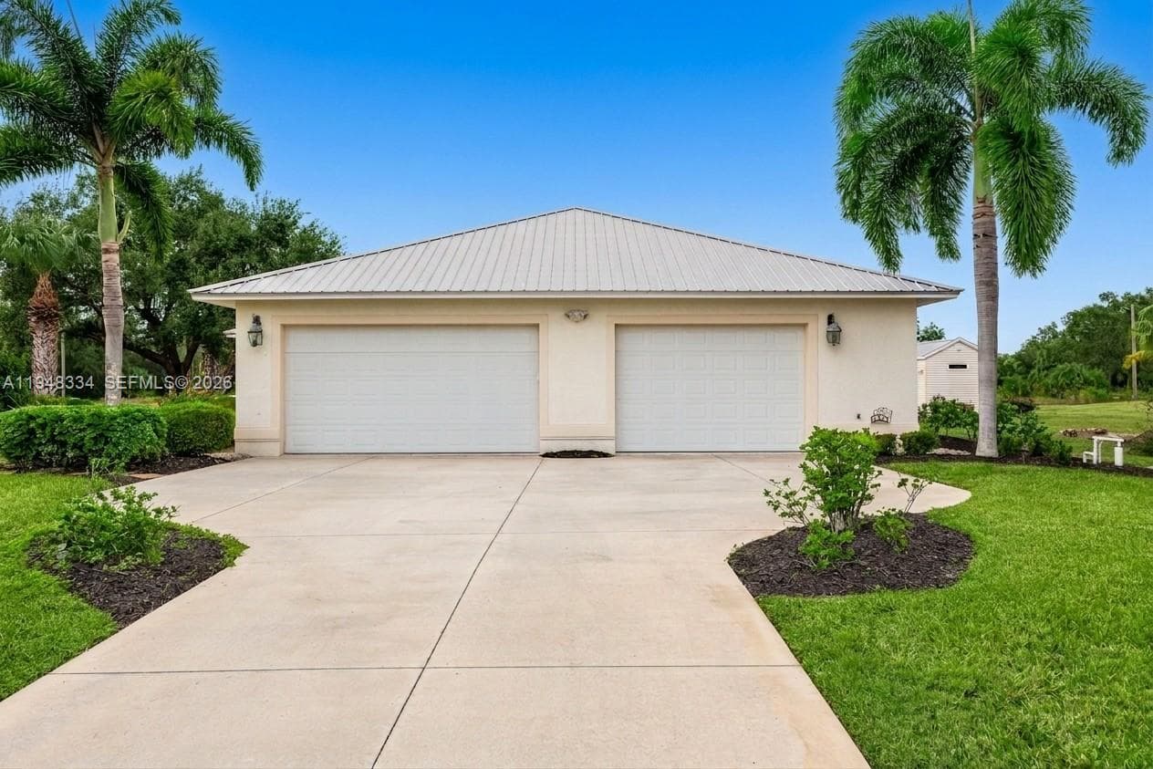 1197 April Ave, La Belle FL 33935 photo 2
