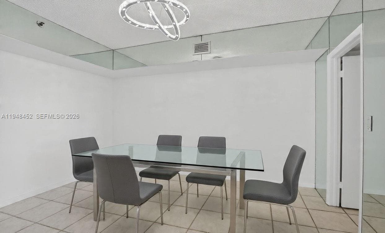 20281 E Country Club Dr # 405, Aventura FL 33180 photo 2